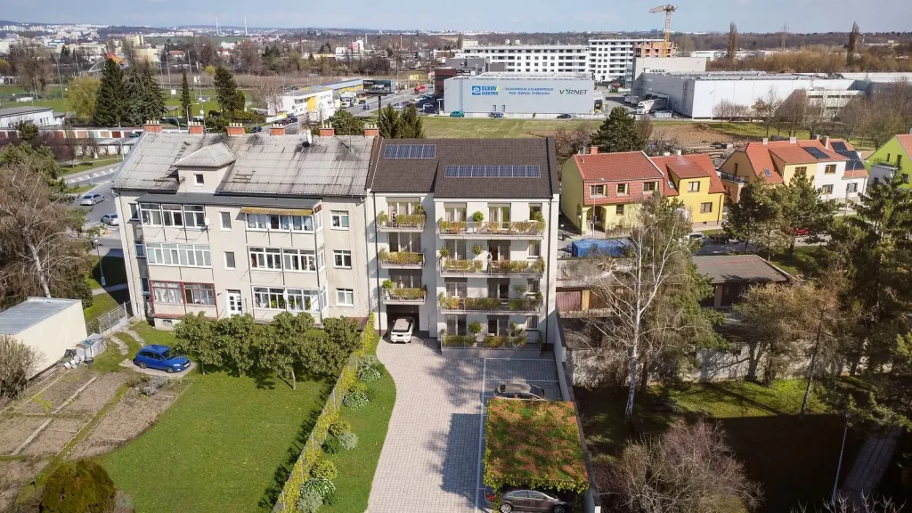 Letecký pohled na dům s výhledem na okolní čtvrť Brno – Horní Heršpice
